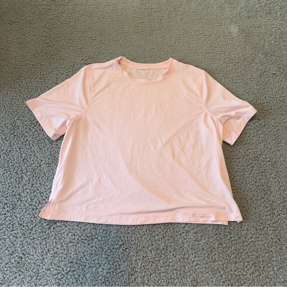 Lululemon woman’s top color pink Size 8